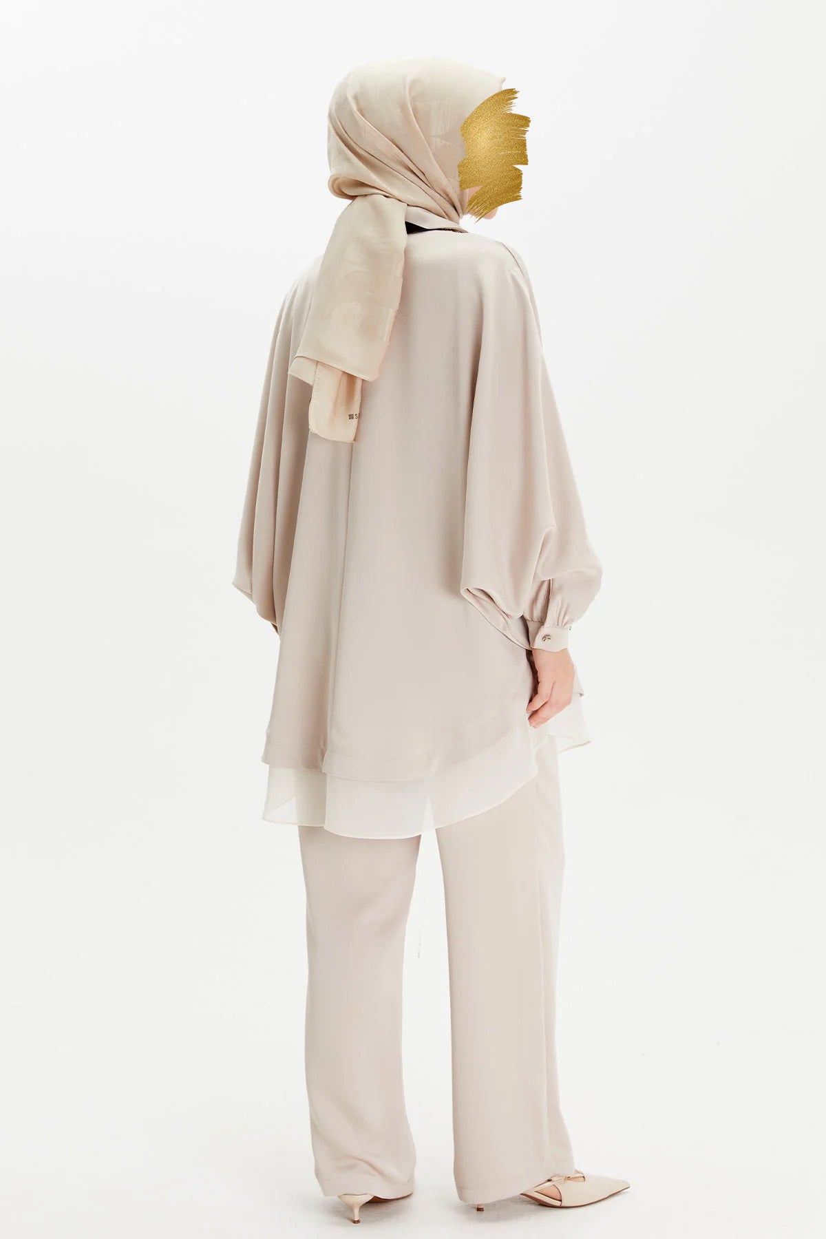 Ensemble Satiné Écru à Chemise Oversize