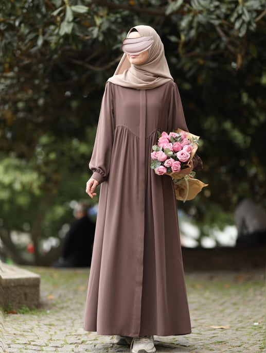 Umniah: Abaya Chic