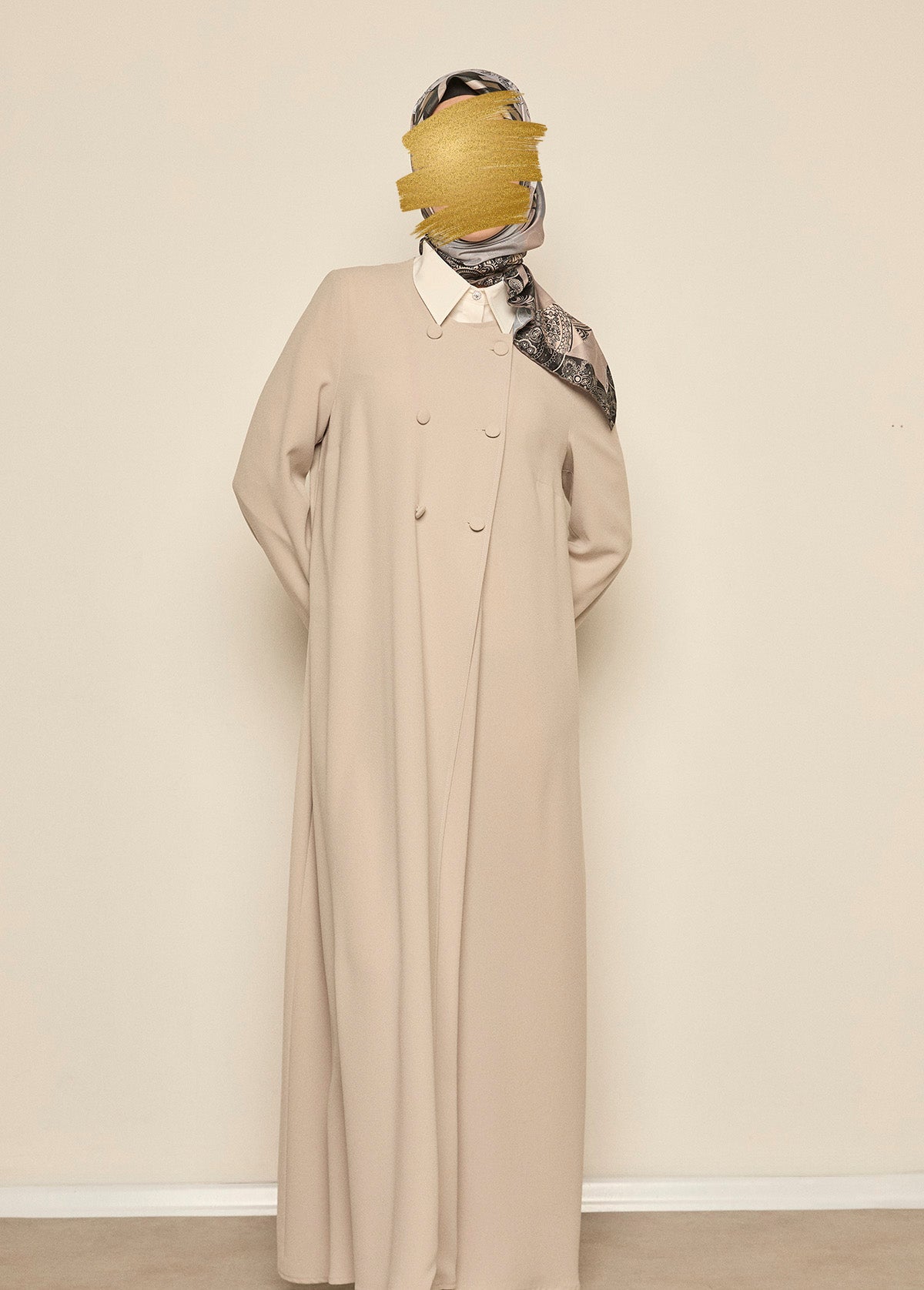 Abaya Beige à Double Boutonnage Croisé