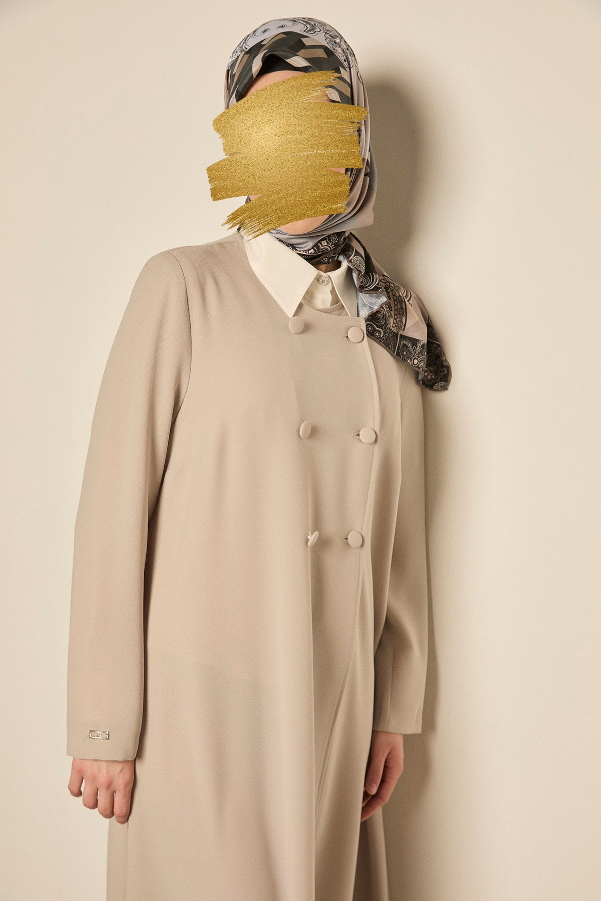 Abaya Beige à Double Boutonnage Croisé