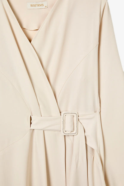 Abaya Ceinturée Écrue à Coupe Croisée