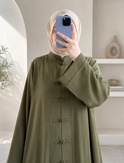 Abaya Boutons Nœuds - détail col et boutons bleu marine
