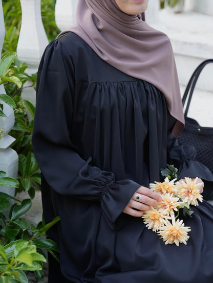 Umniah: Abaya de Lux