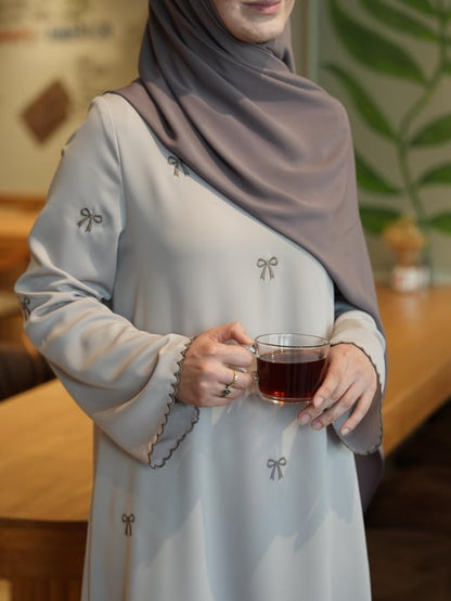 Umniah: La Robe Hijab De Papillon