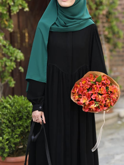 Umniah: Abaya Chic